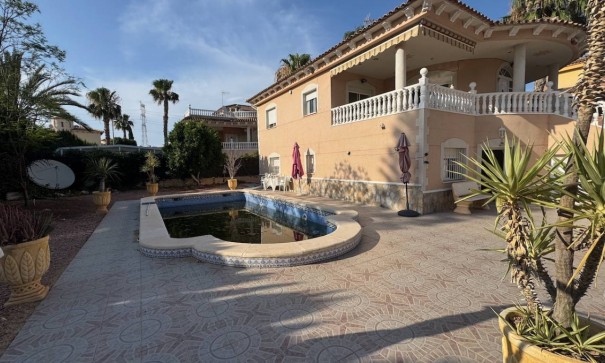 Venta - Chalet Independiente -
Benferri