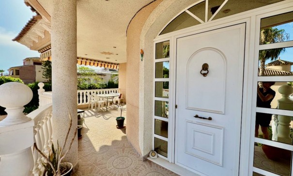 Venta - Chalet Independiente -
Benferri