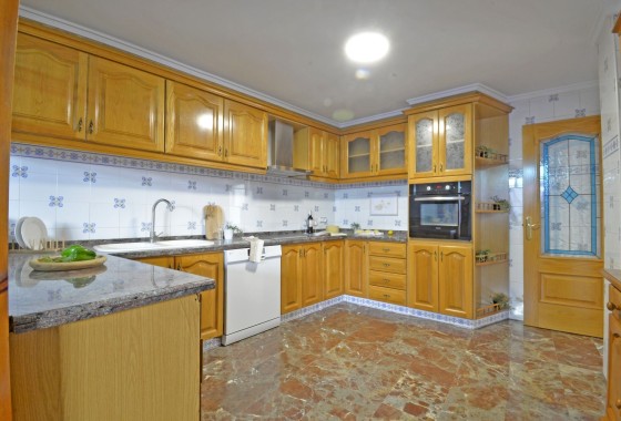 Herverkoop - Stadswoning -
SAX