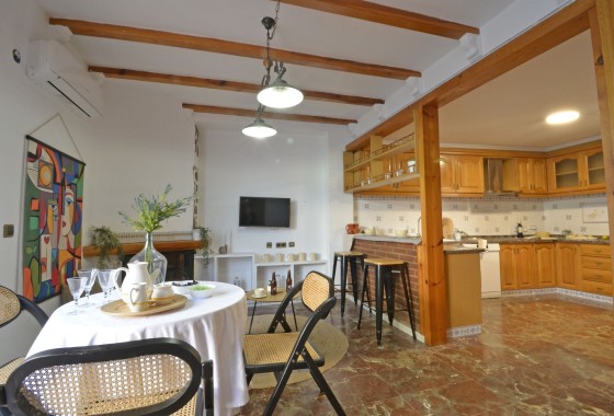 Herverkoop - Stadswoning -
SAX