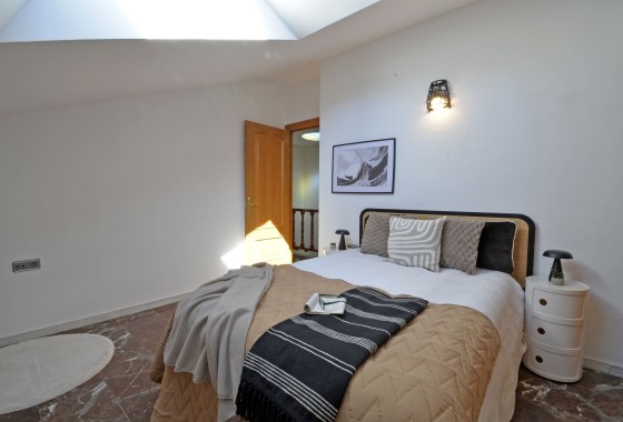 Herverkoop - Stadswoning -
SAX