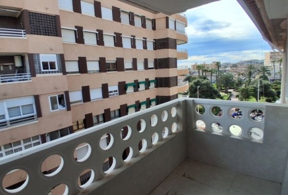 Sprzedaż - Apartament / Mieszkanie -
Torrevieja