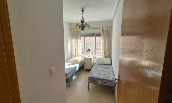 Revente - Appartement -
Torrevieja - Punta Prima