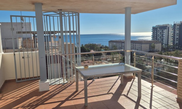 Revente - Appartement -
Torrevieja - Punta Prima