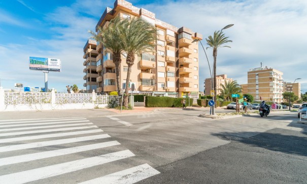 Alquiler a largo plazo - Comercial -
Orihuela Costa - La Zenia