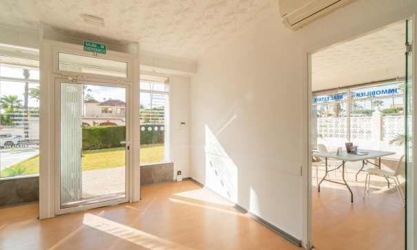 Alquiler a largo plazo - Comercial -
Orihuela Costa - La Zenia