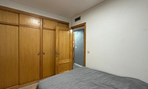 Revente - Appartement -
Torrevieja - Centro