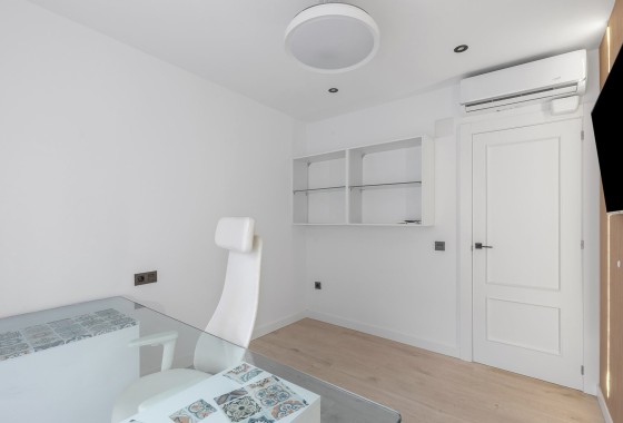 Herverkoop - Apartement Flat -
Los Montesinos