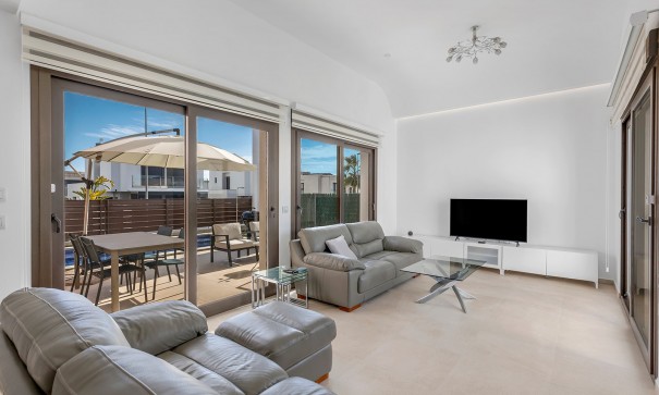 Venta - Chalet Independiente -
Orihuela Costa - Vistabella Golf