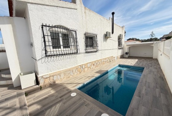 Herverkoop - Vrijstaande Villa -
San Miguel de Salinas - Blue Lagoon