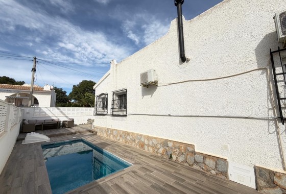 Herverkoop - Vrijstaande Villa -
San Miguel de Salinas - Blue Lagoon