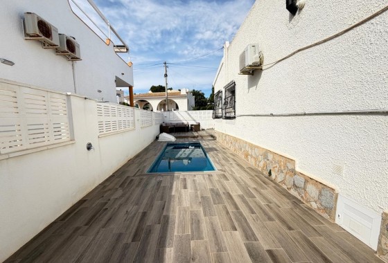 Herverkoop - Vrijstaande Villa -
San Miguel de Salinas - Blue Lagoon