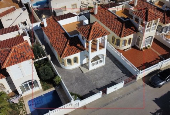 Herverkoop - Vrijstaande Villa -
Algorfa