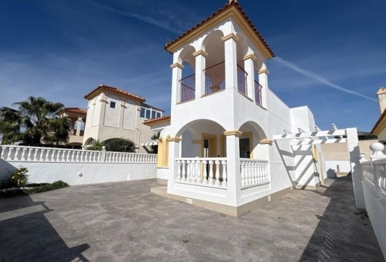 Herverkoop - Vrijstaande Villa -
Algorfa