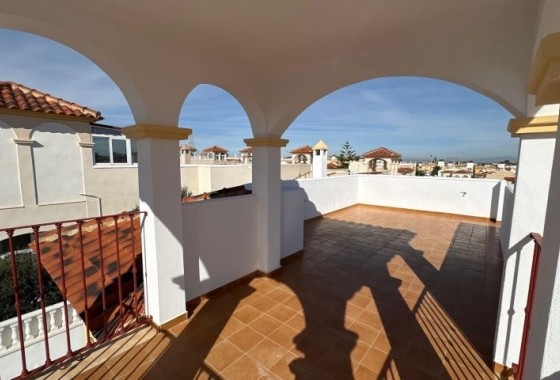 Herverkoop - Vrijstaande Villa -
Algorfa