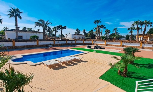 Videresalg - Finca landejendom -
Catral - Catral - Country