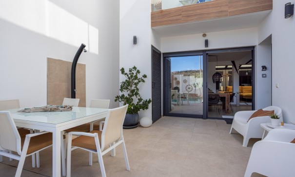 Återförsäljning - Radhus -
Benijofar