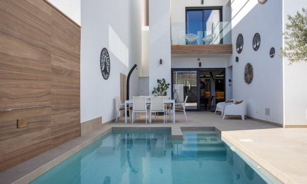 Återförsäljning - Radhus -
Benijofar