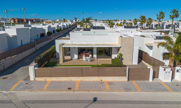 Venta - Chalet Independiente -
Entre Naranjos - Vistabella Golf - Vistabella Golf