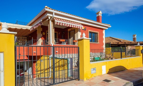 Herverkoop - Vrijstaande Villa -
Bigastro