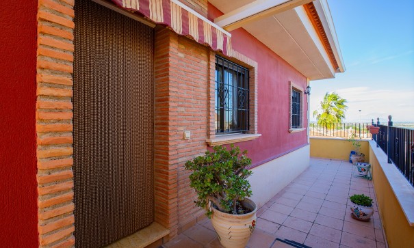 Herverkoop - Vrijstaande Villa -
Bigastro