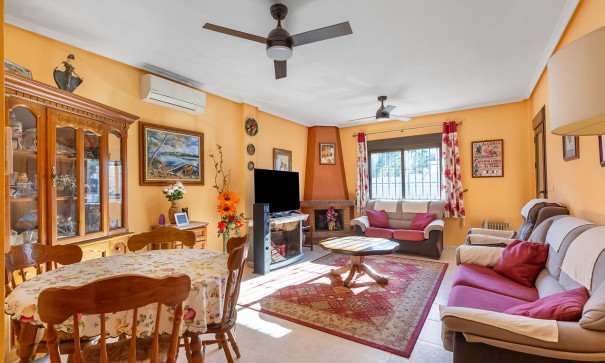 Herverkoop - Vrijstaande Villa -
Bigastro