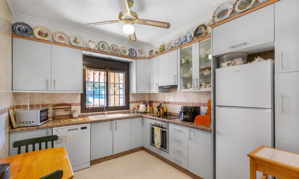 Herverkoop - Vrijstaande Villa -
Bigastro