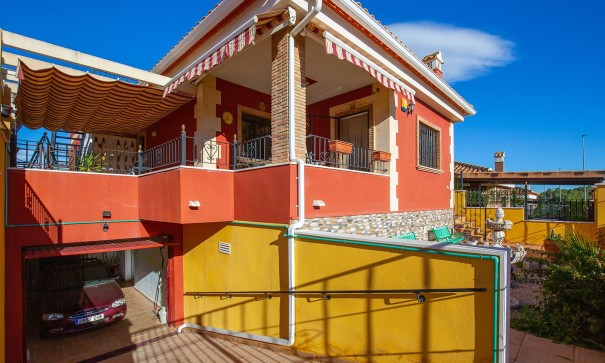 Herverkoop - Vrijstaande Villa -
Bigastro