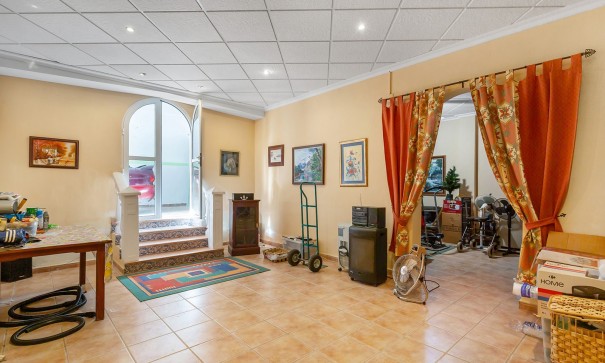 Herverkoop - Vrijstaande Villa -
Bigastro