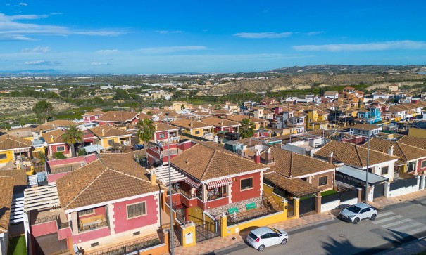 Herverkoop - Vrijstaande Villa -
Bigastro