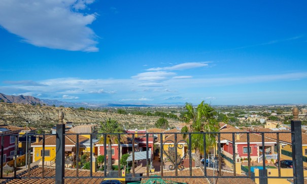 Herverkoop - Vrijstaande Villa -
Bigastro