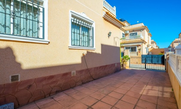 Revente - Appartement -
Orihuela Costa - La Regia