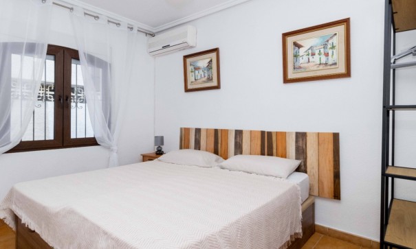 Venta - Casa de pueblo -
Orihuela Costa - La Zenia