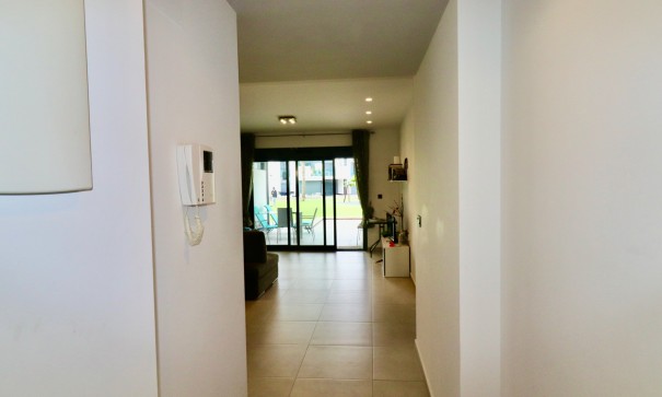 Venta - Apartamento piso -
Guardamar del Segura - Guardamar - El Raso