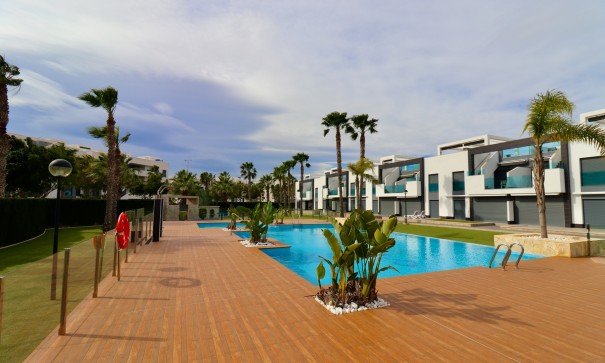 Venta - Apartamento piso -
Guardamar del Segura - Guardamar - El Raso