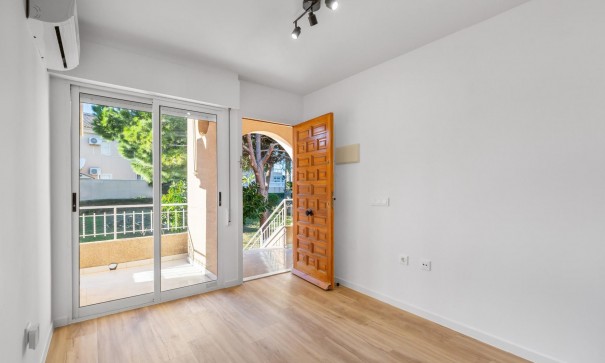 Revente - Appartement -
Torrevieja - Torreblanca