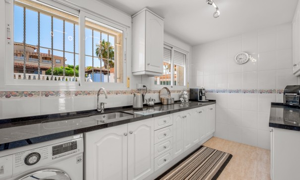 Resale - Freistehende Villa -
Algorfa - Lomas de la Juliana