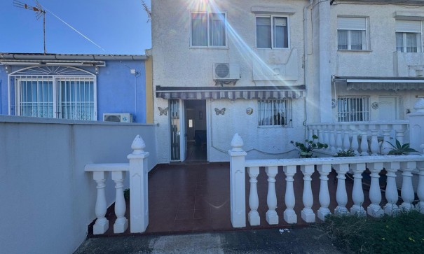 Resale - Freistehende Villa -
Torrevieja - Los Balcones
