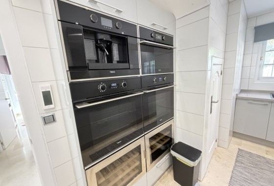 Herverkoop - Vrijstaande Villa -
Los Dolses