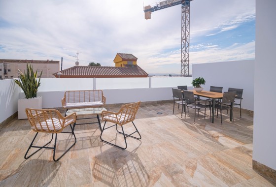 Obra Nueva - Casa de pueblo -
Jerónimo y Avileses