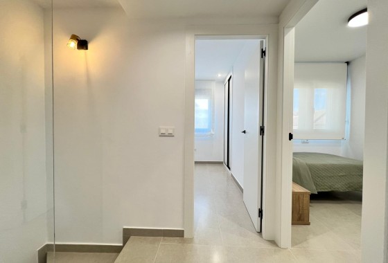 Nowa konstrukcja - Dom miejski -
Benferri