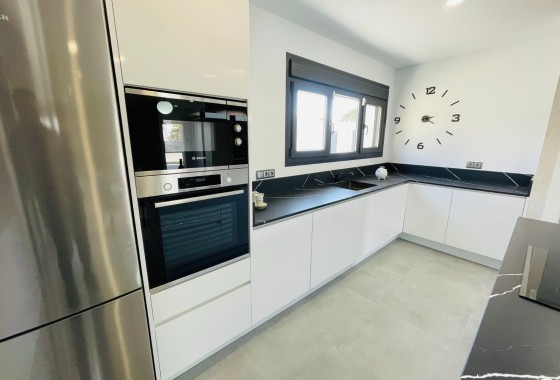 NIEUWBOUW - Vrijstaande Villa -
Torrevieja