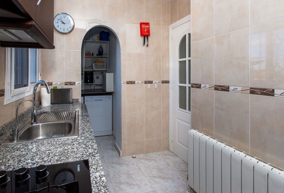 Herverkoop - Finca Landelijk pand -
Rojales - Pueblo