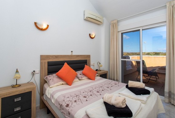 Herverkoop - Finca Landelijk pand -
Rojales - Pueblo