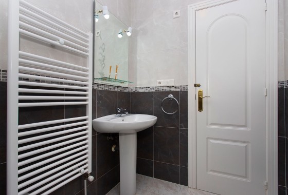 Herverkoop - Finca Landelijk pand -
Rojales - Pueblo