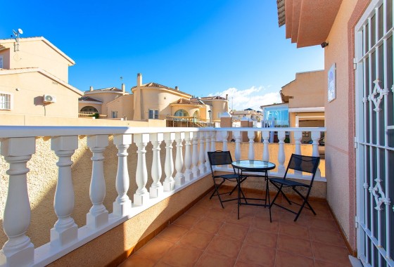 Herverkoop - Finca Landelijk pand -
Rojales - Pueblo