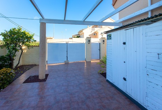 Herverkoop - Finca Landelijk pand -
Rojales - Pueblo