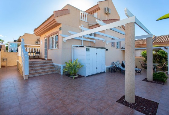 Herverkoop - Finca Landelijk pand -
Rojales - Pueblo