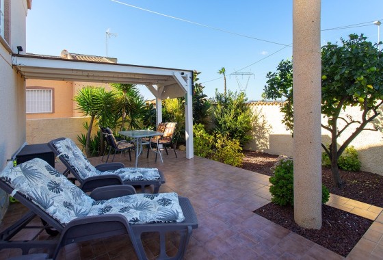 Herverkoop - Finca Landelijk pand -
Rojales - Pueblo