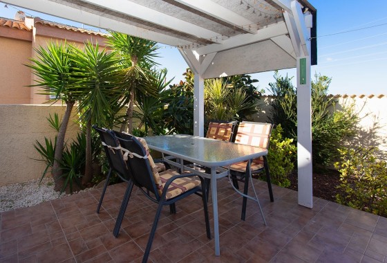 Herverkoop - Finca Landelijk pand -
Rojales - Pueblo